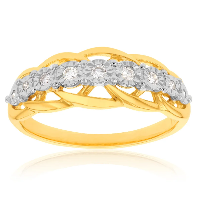 women’s solitaire engagement rings -9ct Yellow Gold Diamond Ring with 9 Brilliant Diamonds