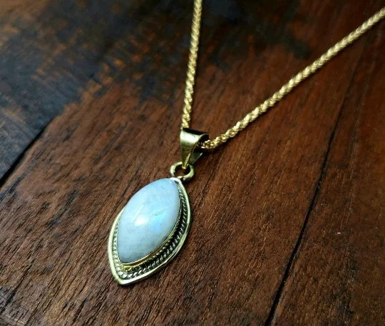 women’s gold necklaces -Simple Moonstone Pendant Necklace